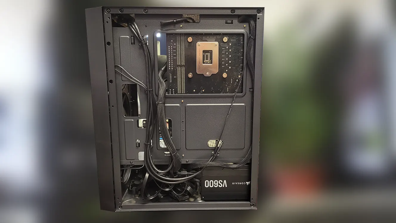 $600 Custom Intel Gaming PC Parts Installed